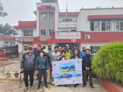  १६ जना पद यात्री गणेश हिमाल बेस क्याम्प नजिकै  फसे 